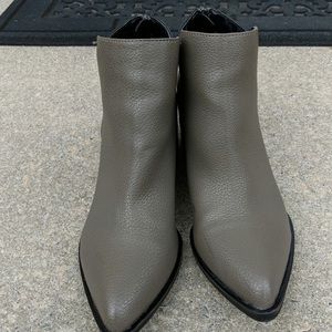 Gray Ankle Boots Size 9 Simply Vera Wang